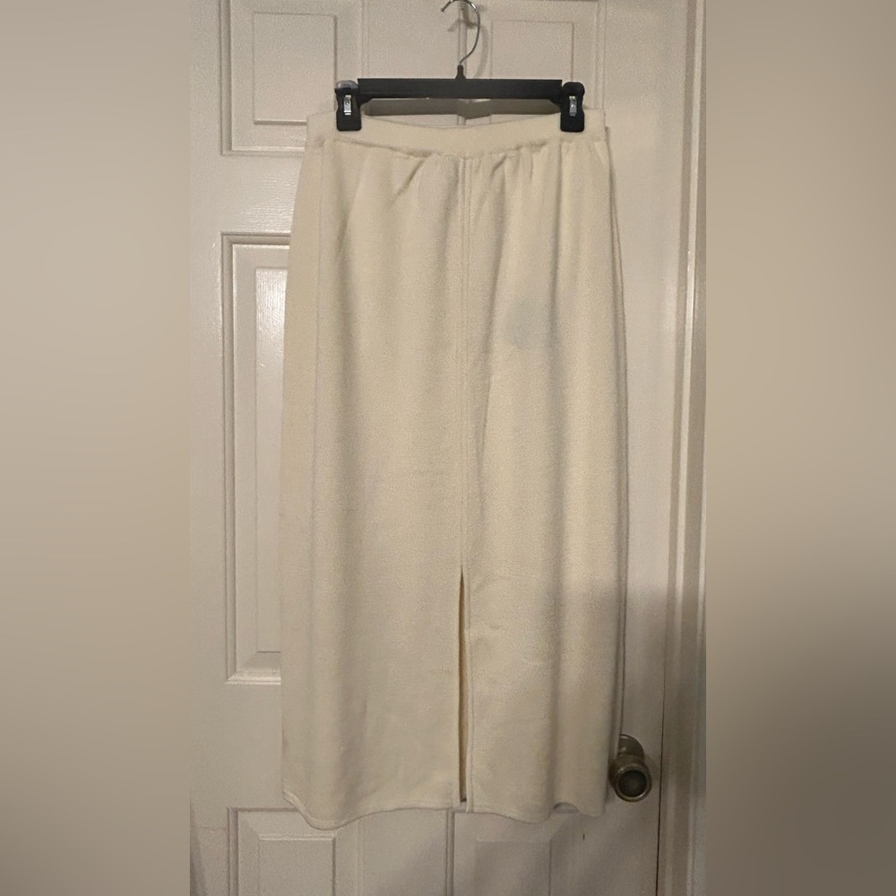 Carol Patterson knits skirt color cream NWT size L